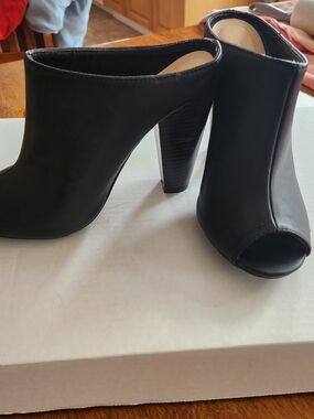 BAMBOO Black Peep-Toe Slip-On Mule Heels GUC size 9